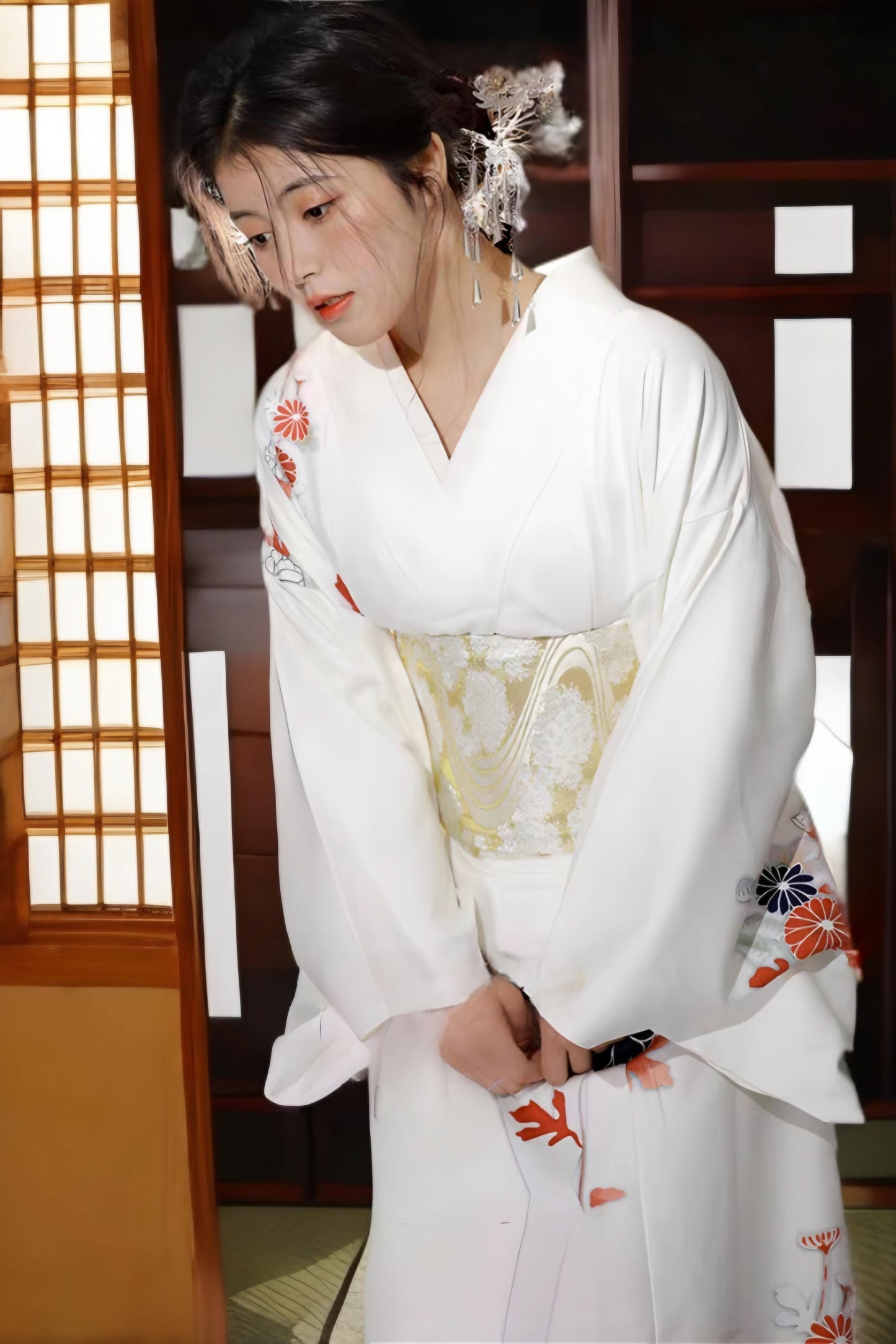 Women Daisy White Yukata Robe and Obi Belt Set