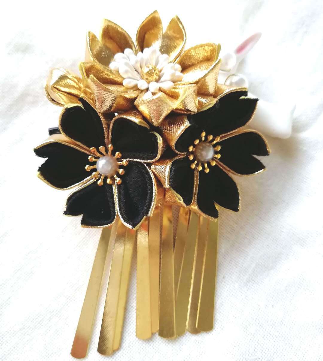 Golden Sakura Hair Accessory