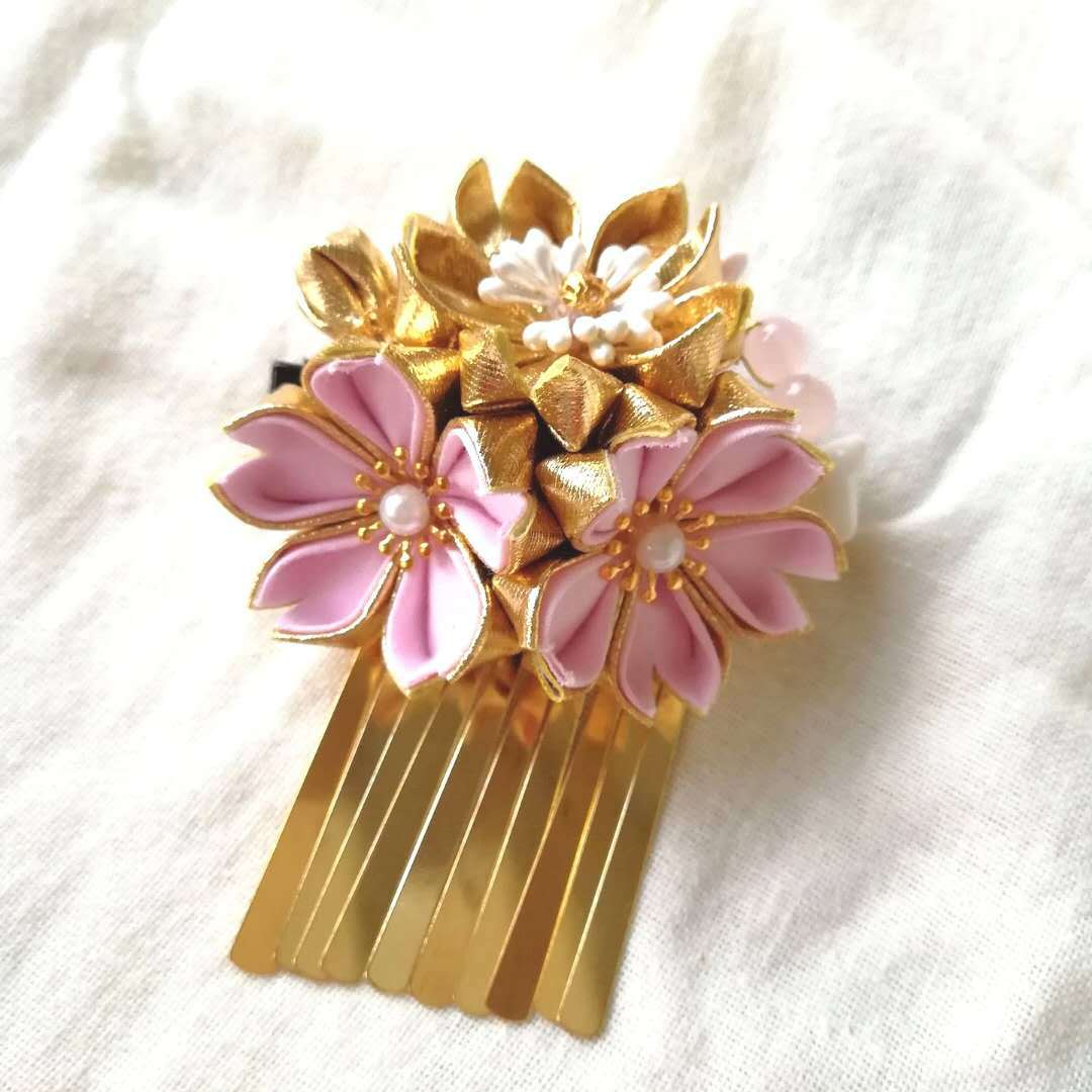 Golden Sakura Hair Accessory